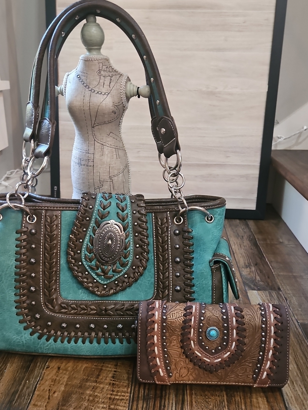 P&G Turquoise & Brown Western Embossed Conceal & Carry Purse w/ Matching Wallet
